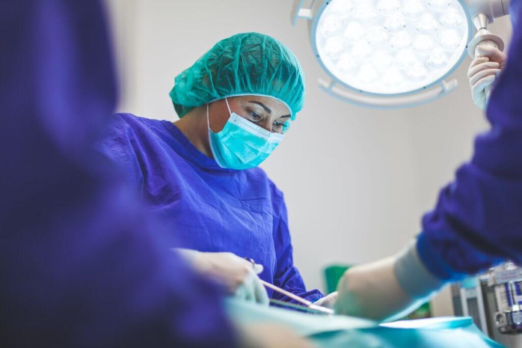 chi galbeni cauze-medic in operatie