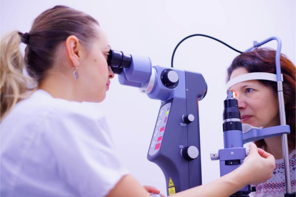 Membrana epiretiniana,cauze-medic, pacient, aparat medical