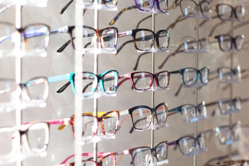 Ce rame se poarta la ochelarii de vedere - modele de ochelari cu rame colorate