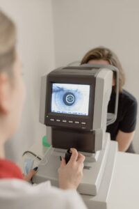 Consult oftalmologic, tensiune oculara, oftalmologie, oftalmolog