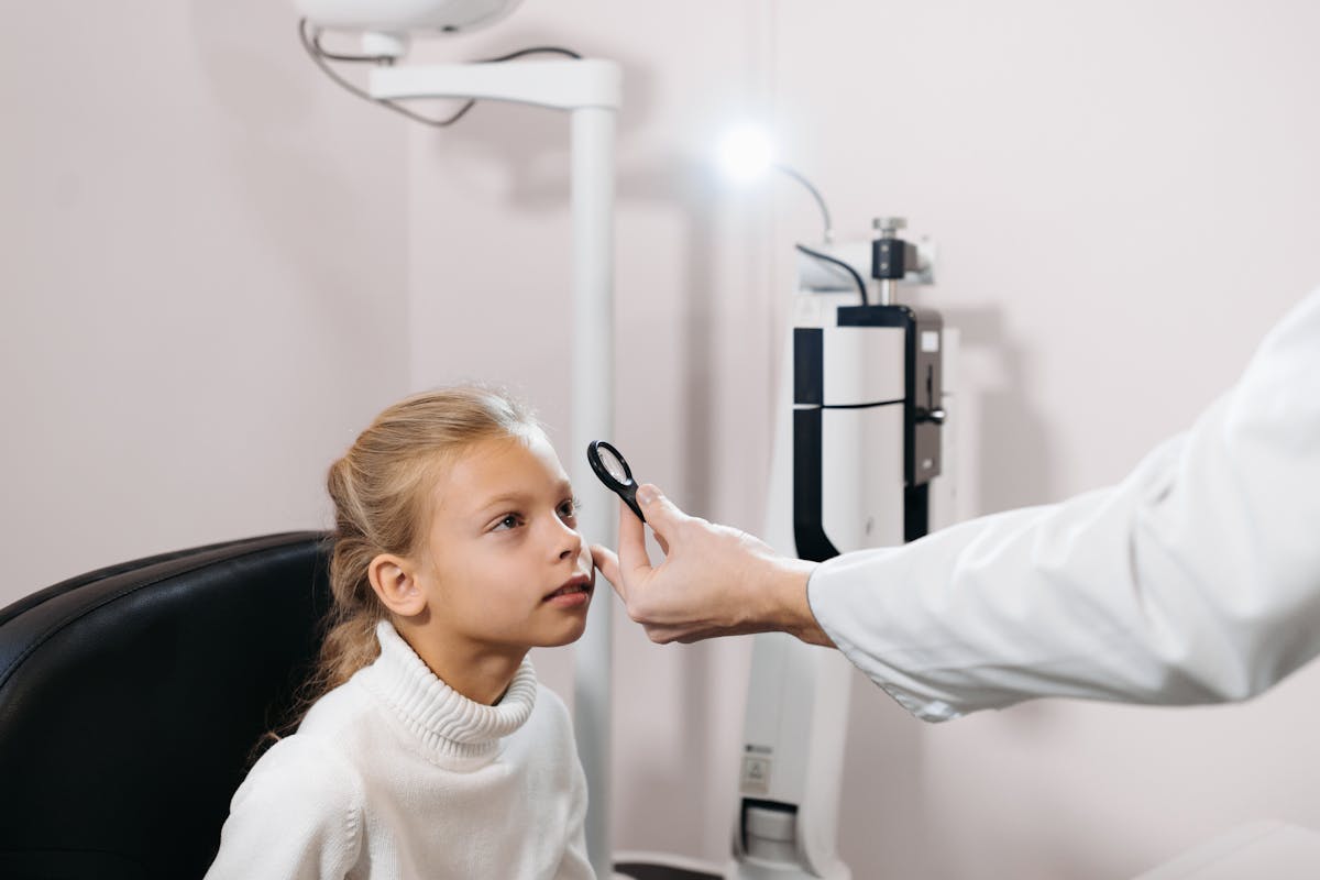 consult, cataracta la copil, examen ochi