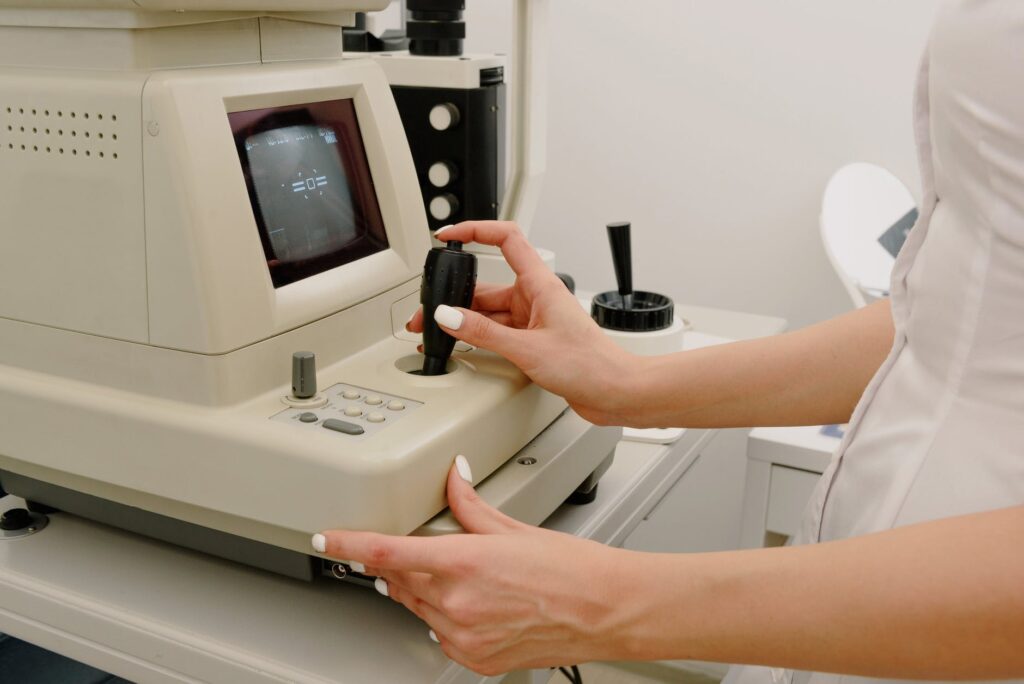 tensiune oculara, astigmatism, masurare tensiune oculara